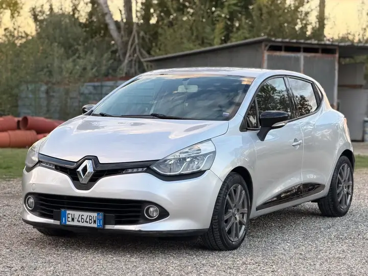 Renault Clio 2014 photo 2