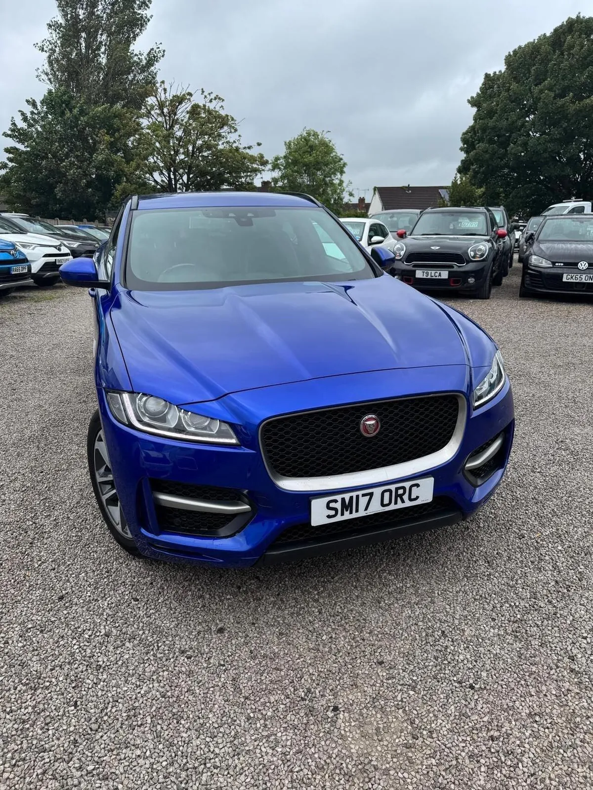 Jaguar F-Pace 2017 photo 2