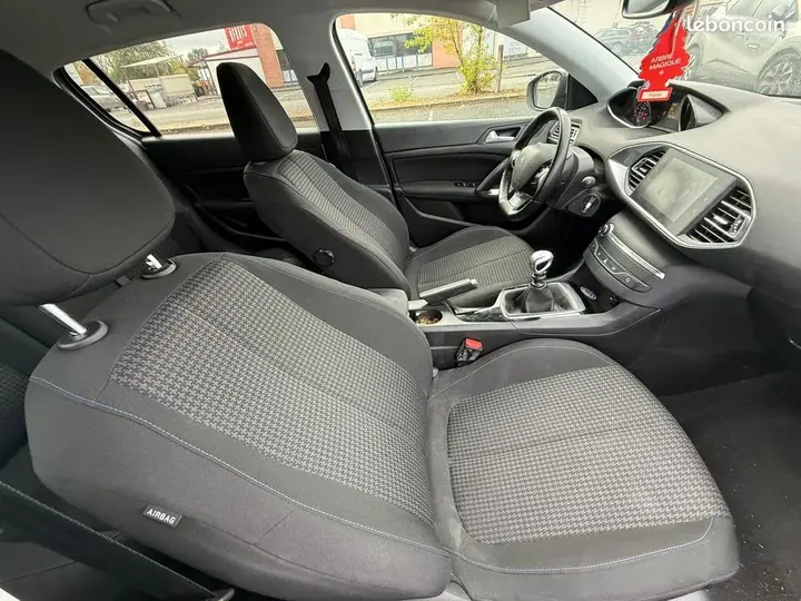 Peugeot 308 2018 photo 4
