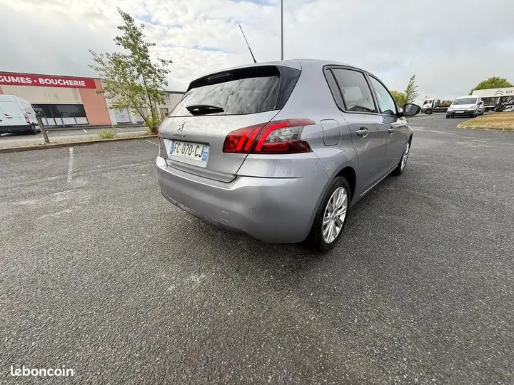 Peugeot 308 2018 photo 3