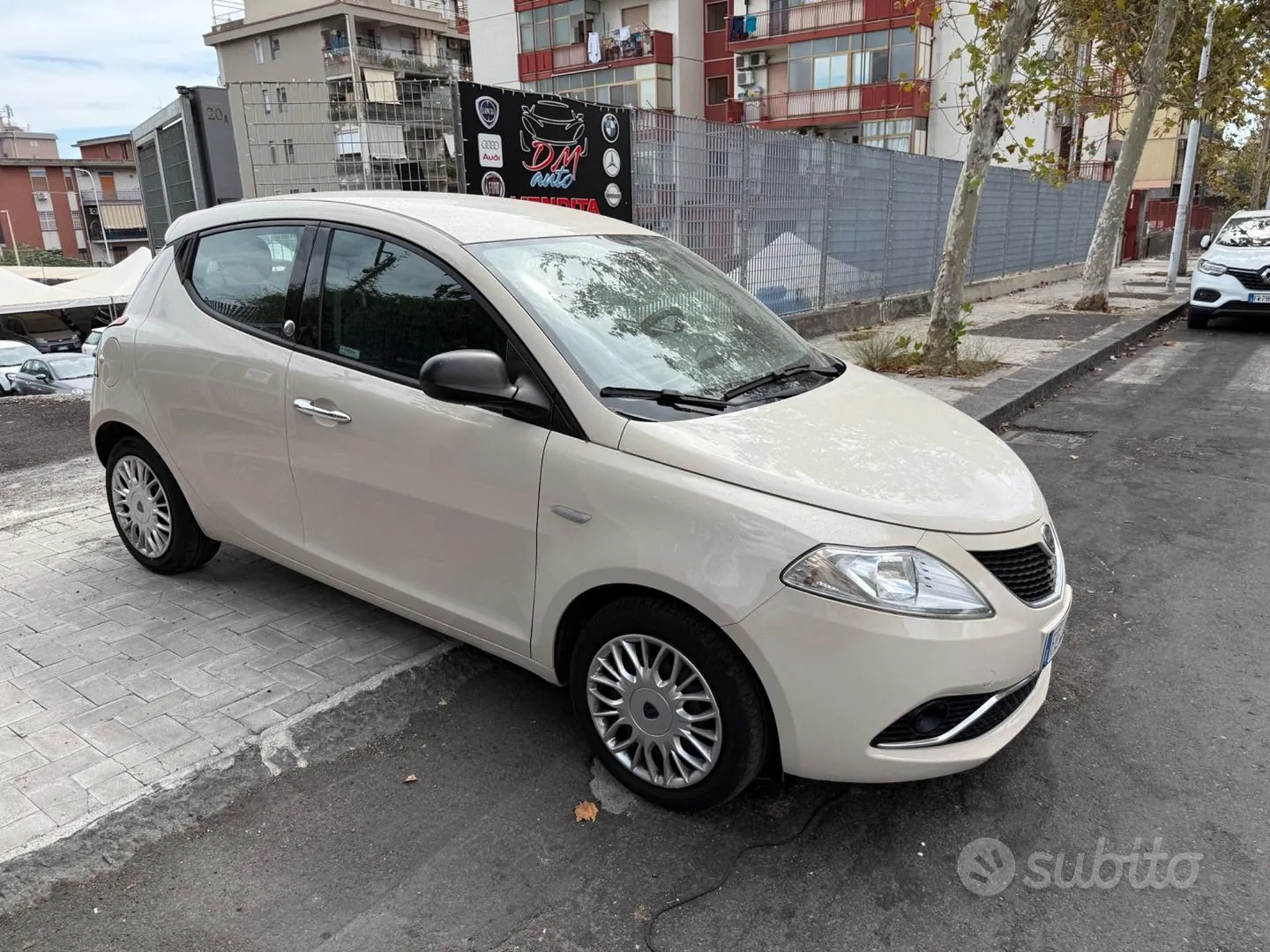 Lancia Ypsilon