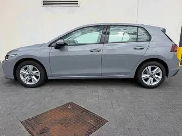 Volkswagen Golf 2025 photo 2