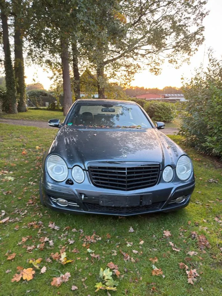 Mercedes-Benz W211