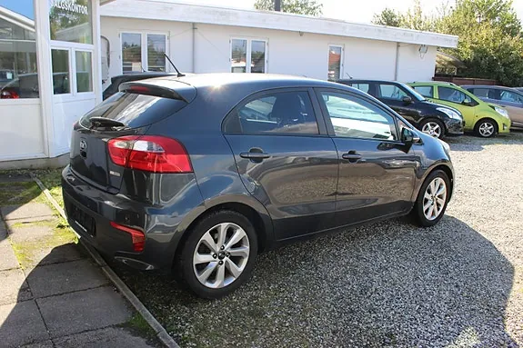 Kia Rio 2016 photo 4