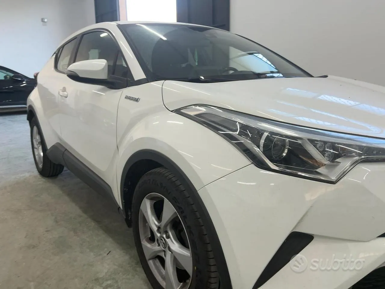 Toyota C-Hr 2018 photo 3