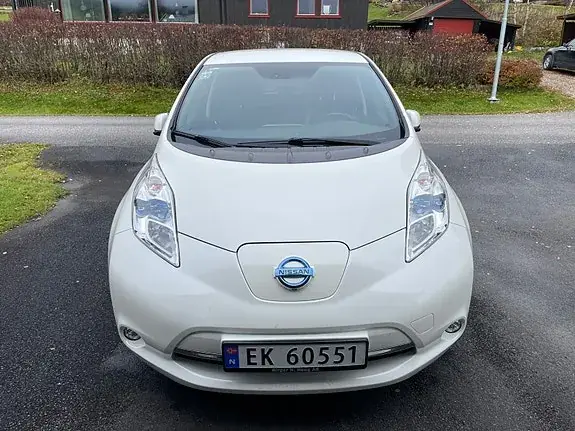 Nissan Leaf 2017 photo 2