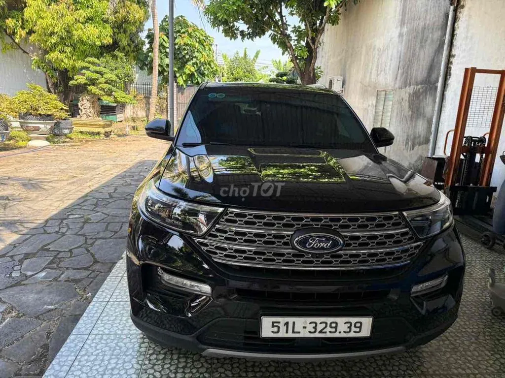 Ford Explorer 2023 photo 2
