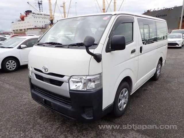 Toyota Hiace Van 2021 photo 2