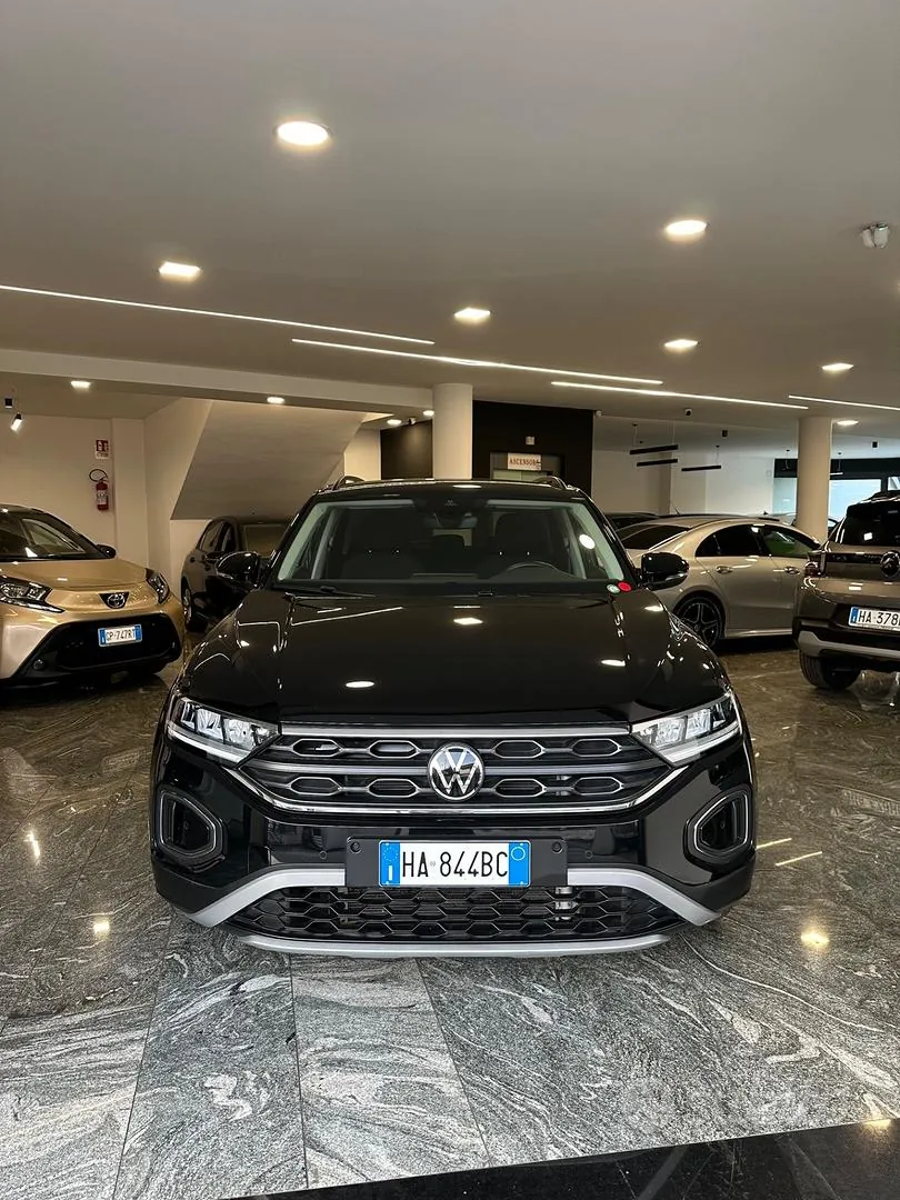 Volkswagen T-Roc 2025 photo 2