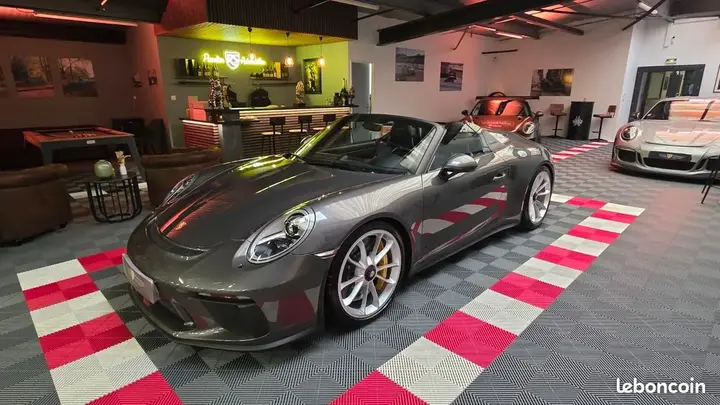 Porsche 911