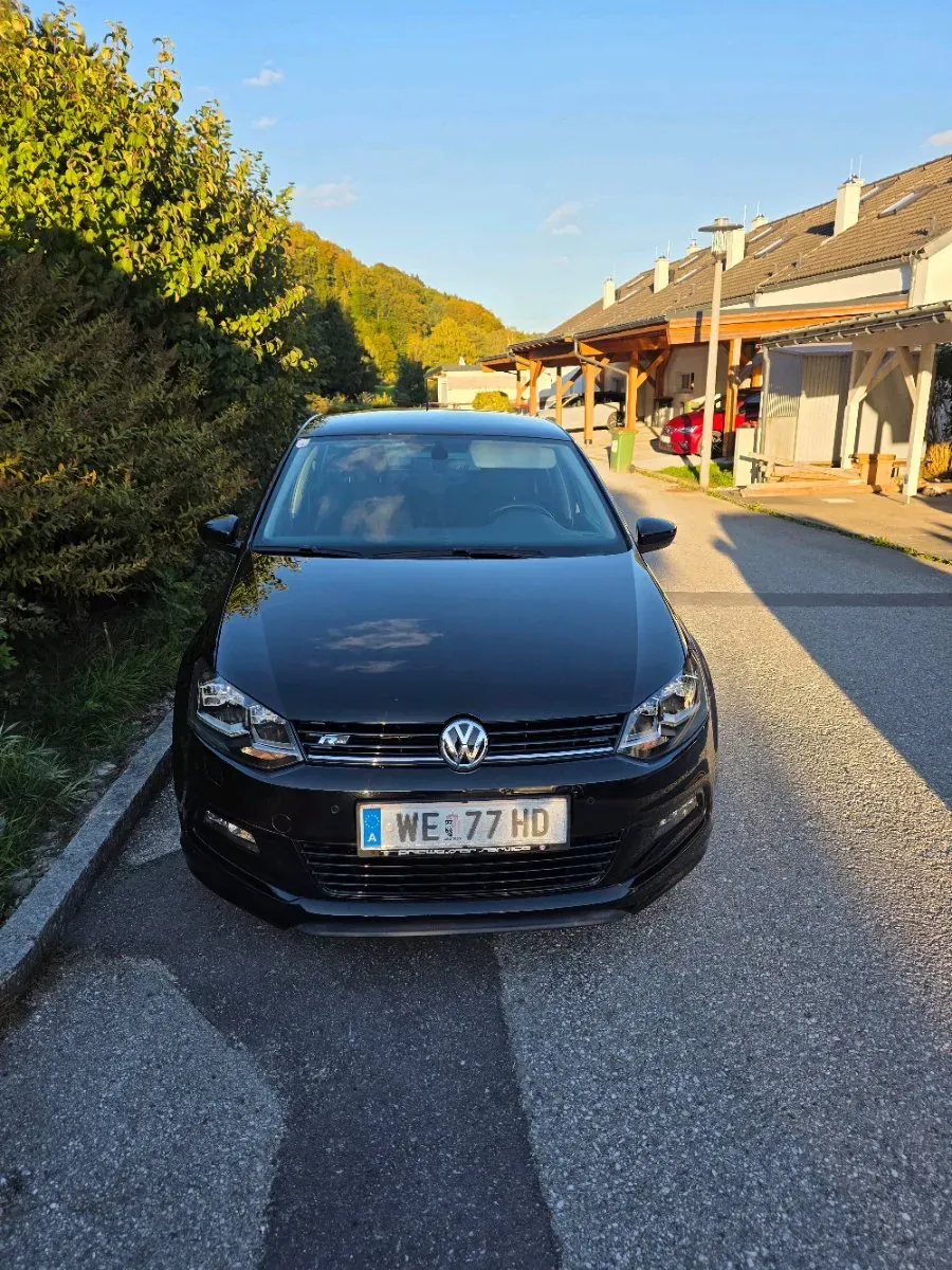 Volkswagen Polo 2015 photo 2
