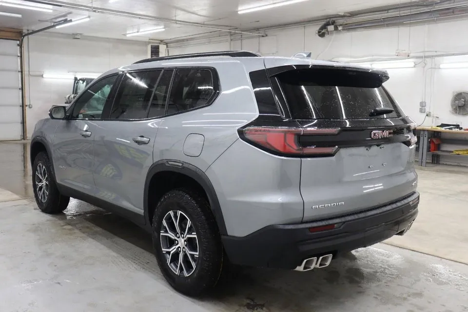 GMC Acadia 2026 photo 5