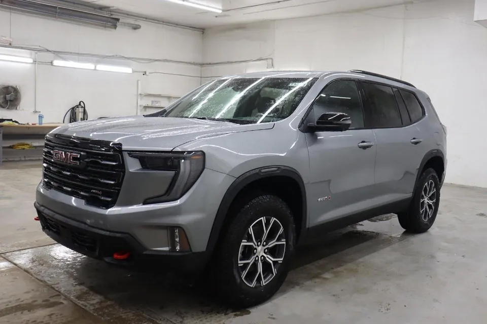 GMC Acadia 2026 photo 4