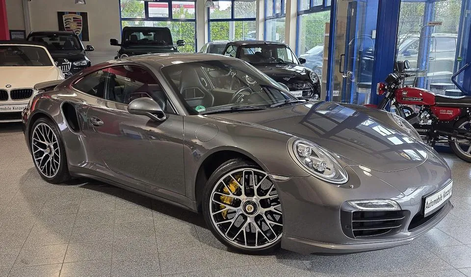 Porsche 911 Turbo S