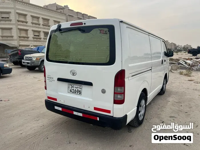 Toyota Hiace 2016 photo 3