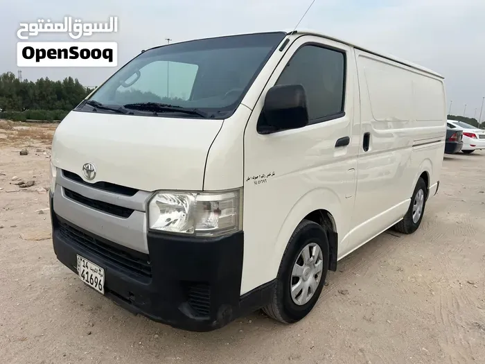 Toyota Hiace 2016 photo 2