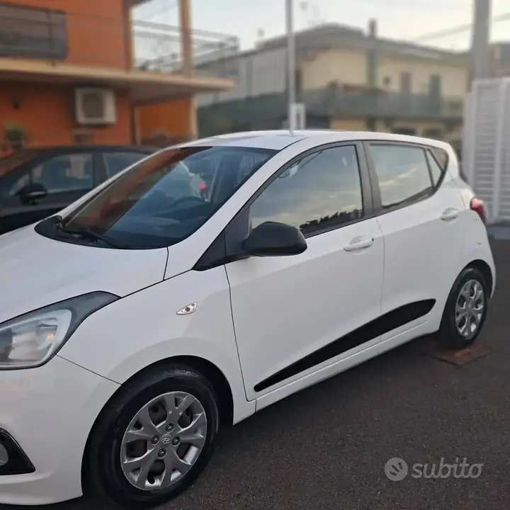 Hyundai I10 2015 photo 2