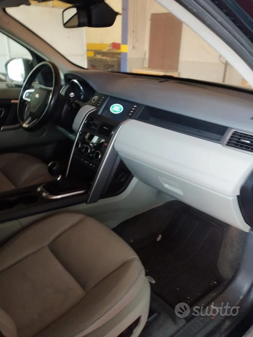 Land Rover Discovery Sport 2016 photo 5