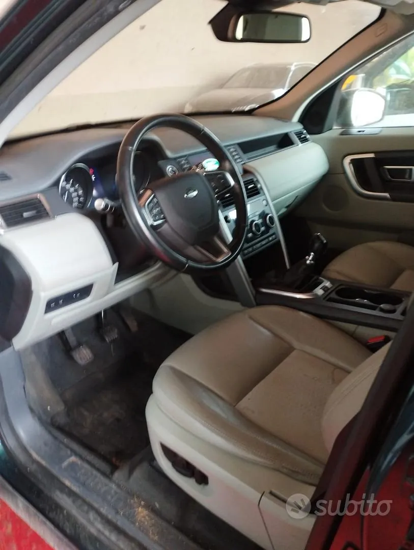 Land Rover Discovery Sport 2016 photo 3