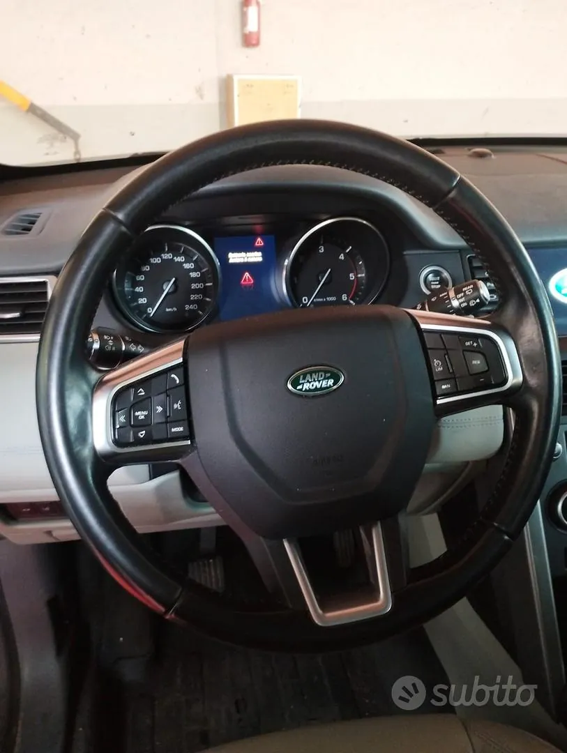 Land Rover Discovery Sport 2016 photo 4