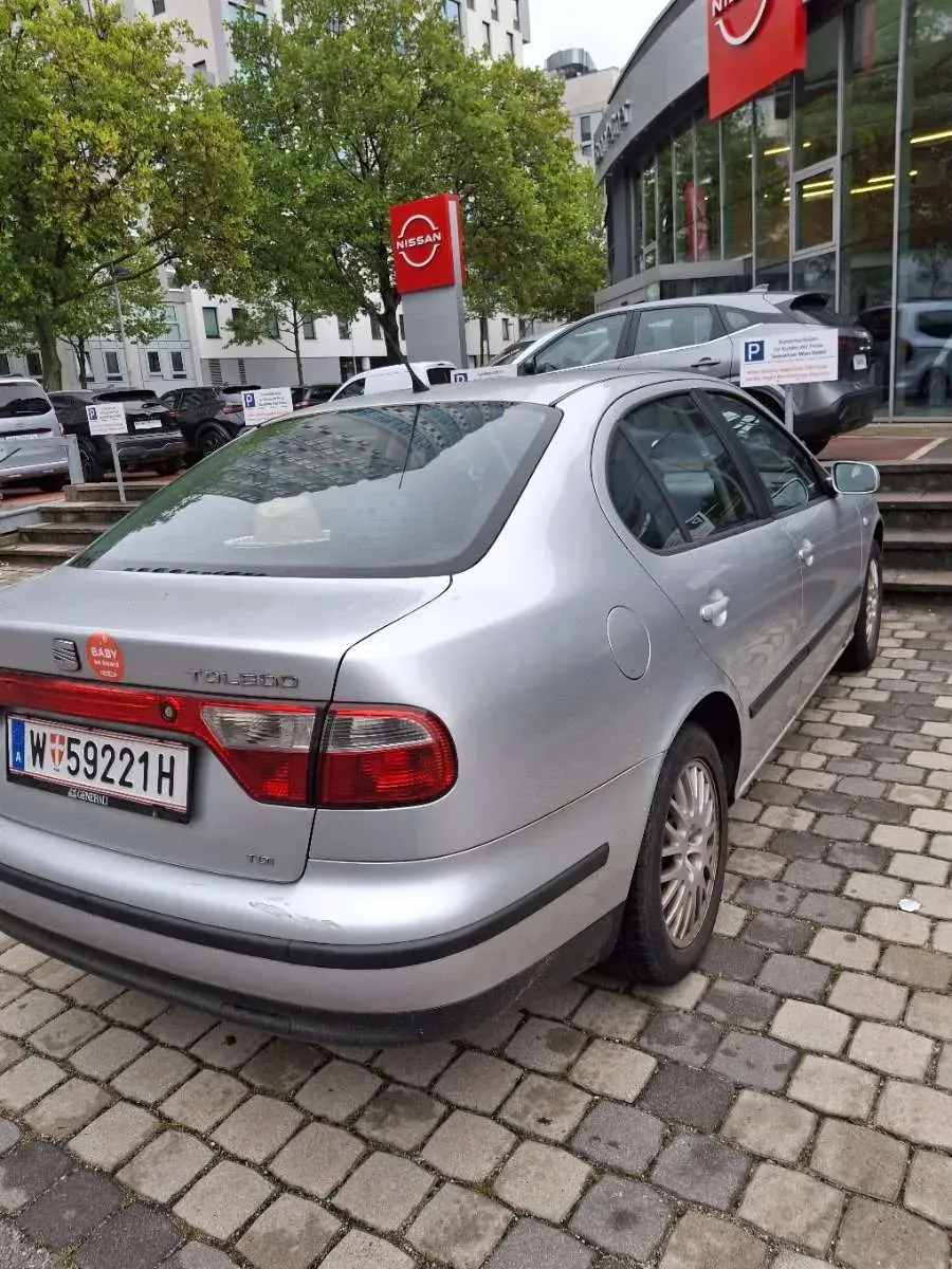 Seat Toledo 2002 photo 2