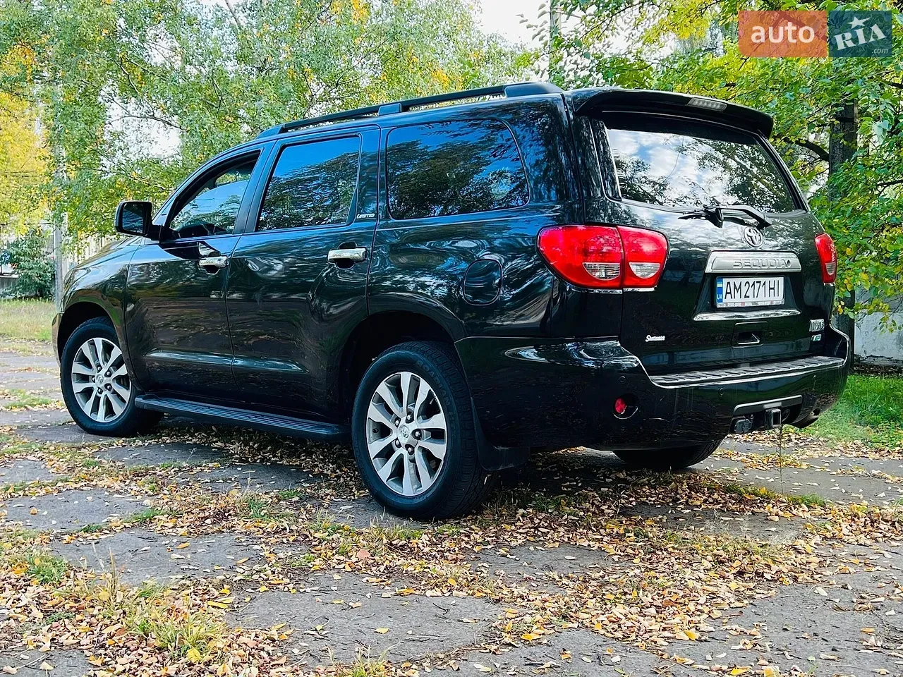 Toyota Sequoia 2013 photo 2