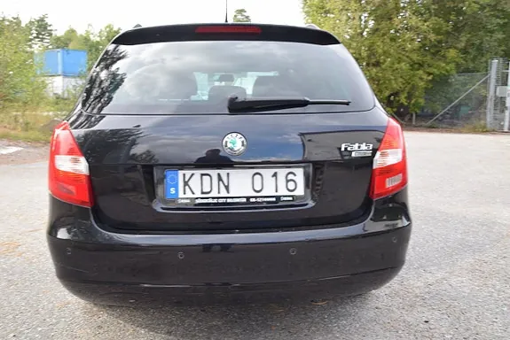 Skoda Fabia 2010 photo 4