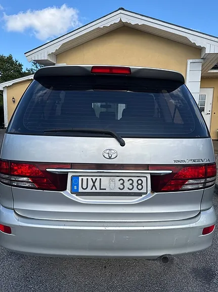 Toyota Previa 2004 photo 2