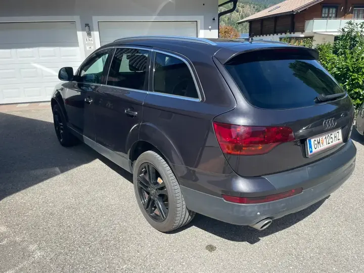 Audi Q7 2008 photo 2