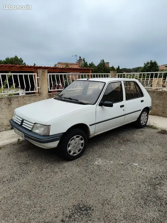 Peugeot 205
