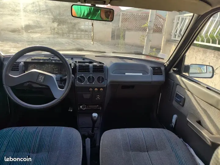 Peugeot 205 1993 photo 3