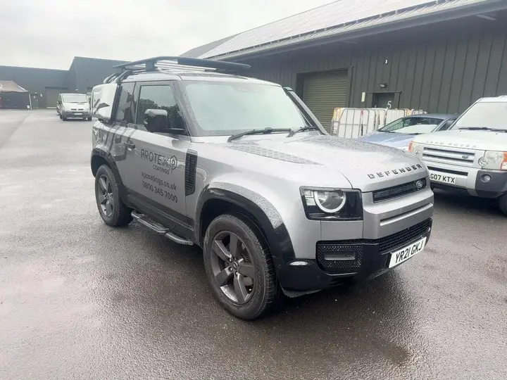 Land Rover Defender 90 2021 photo 3