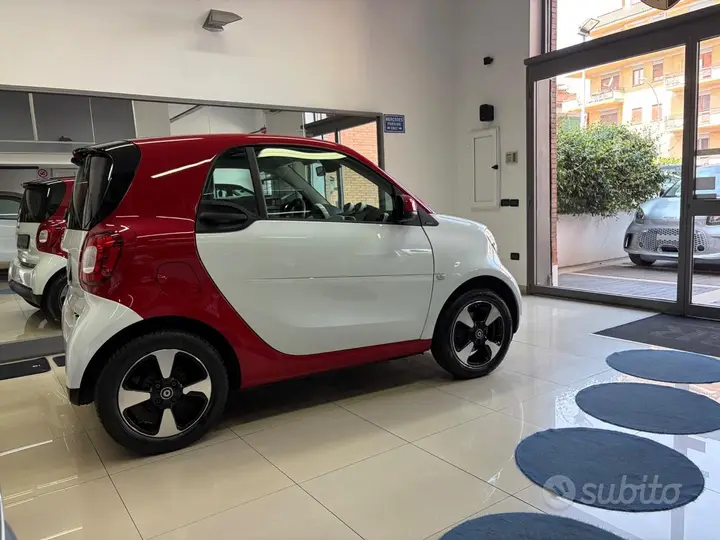 Smart Fortwo 2019 photo 2