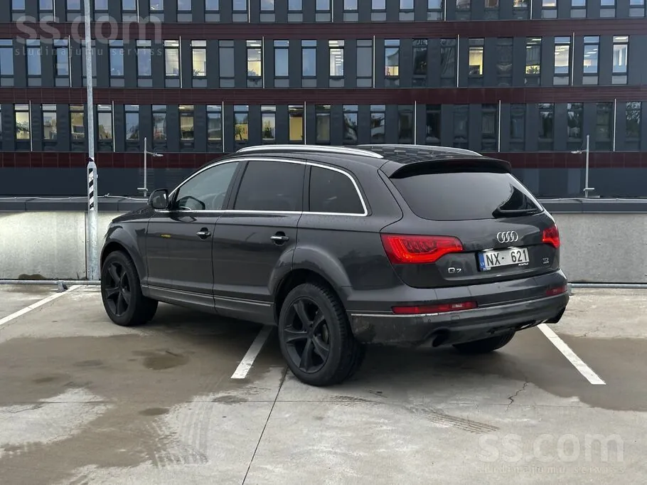 Audi Q7 2011 photo 3