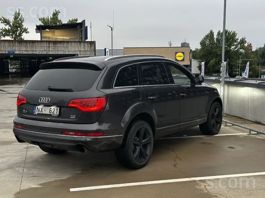 Audi Q7 2011 photo 4