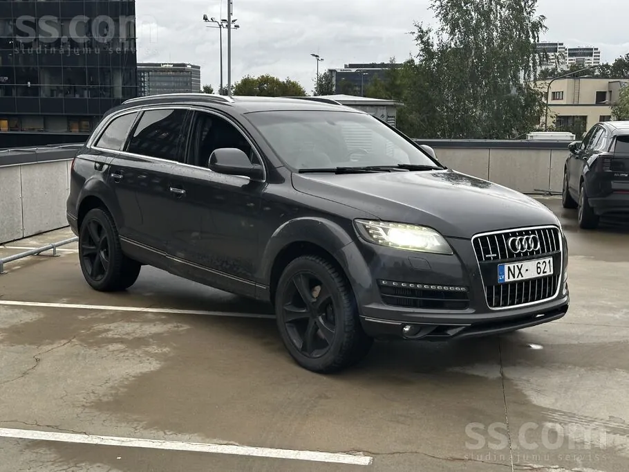 Audi Q7 2011 photo 2