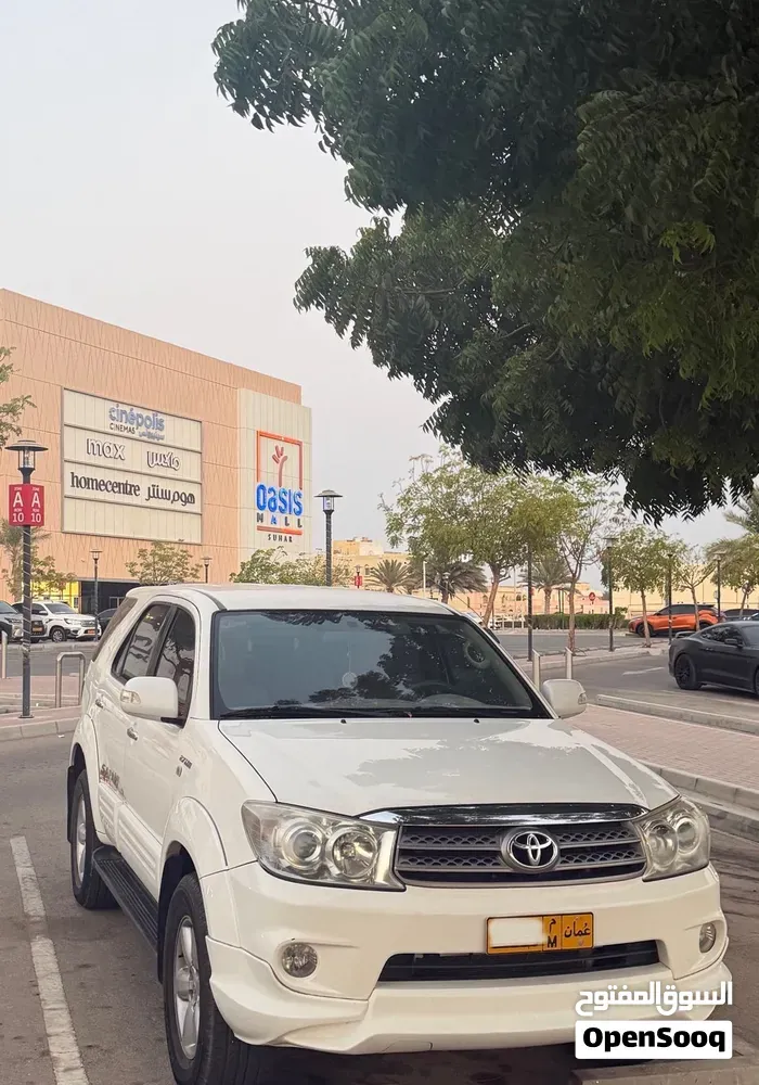 Toyota Fortuner 2011 photo 4