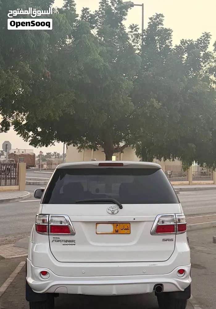 Toyota Fortuner 2011 photo 2