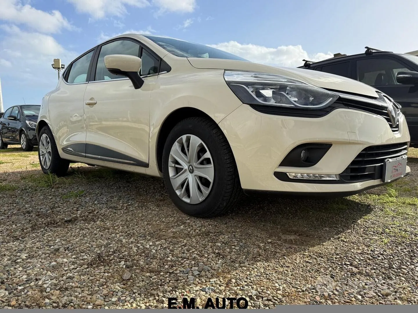 Renault Clio 2017 photo 2