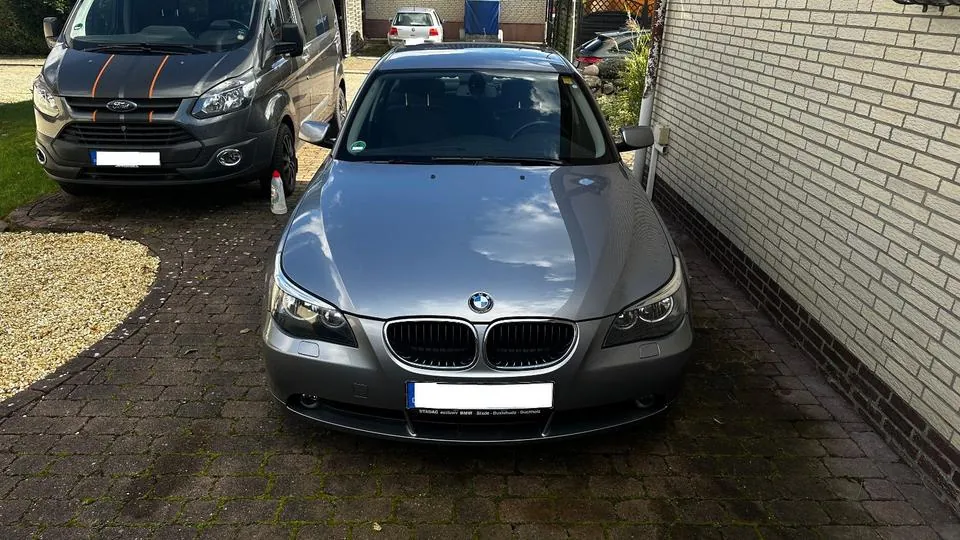 BMW 520I