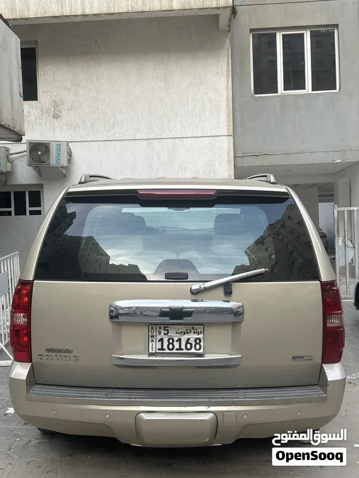 Chevrolet Tahoe 2010 photo 2