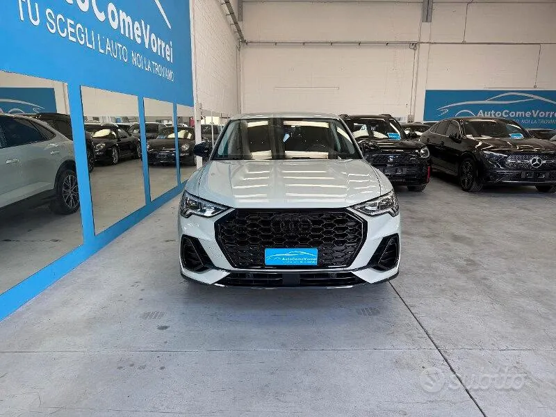 Audi Q3 2019 photo 2