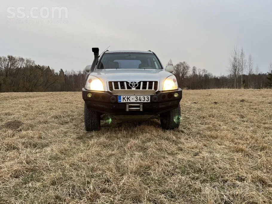 Toyota Land Cruiser 2003 photo 2