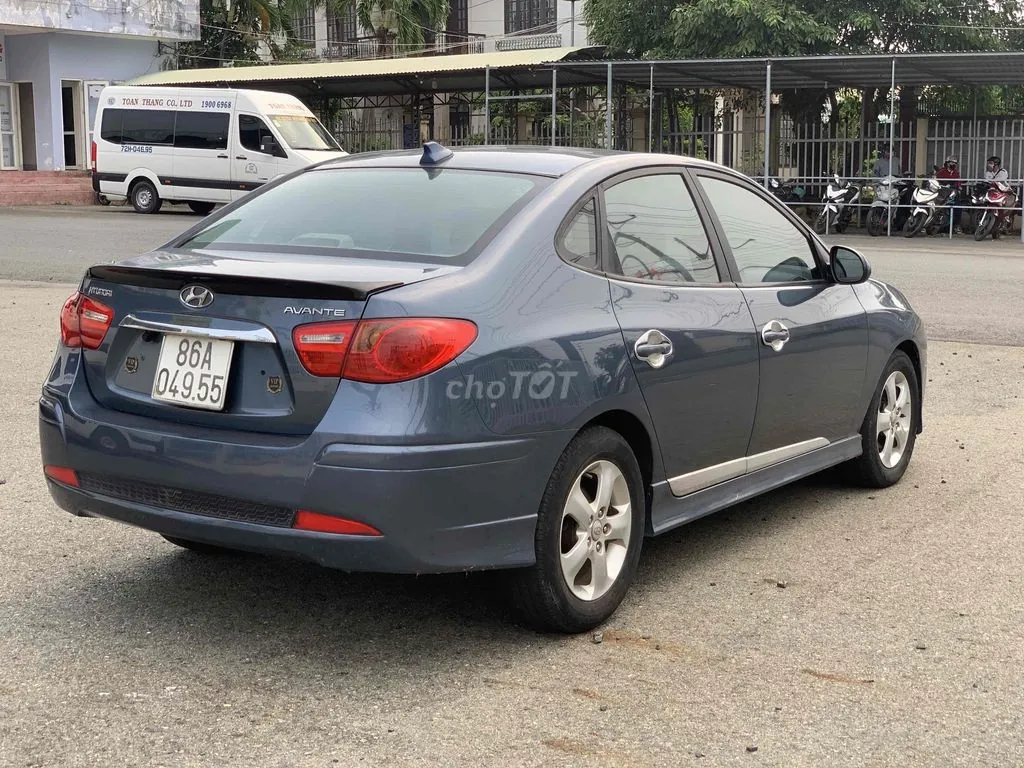 Hyundai Avante 2011 photo 4