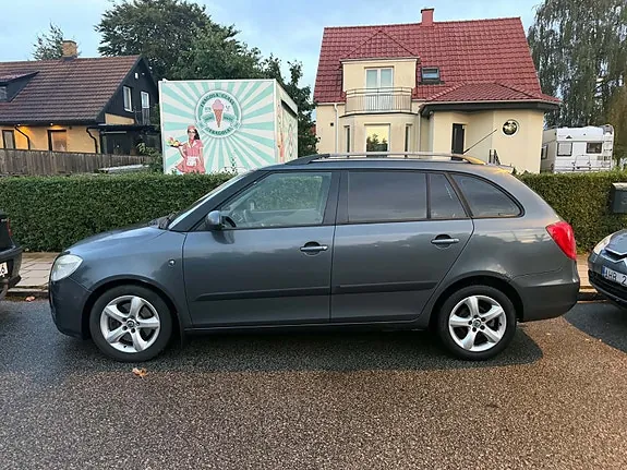Skoda Fabia 2008 photo 2