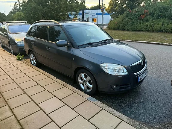 Skoda Fabia 2008 photo 5