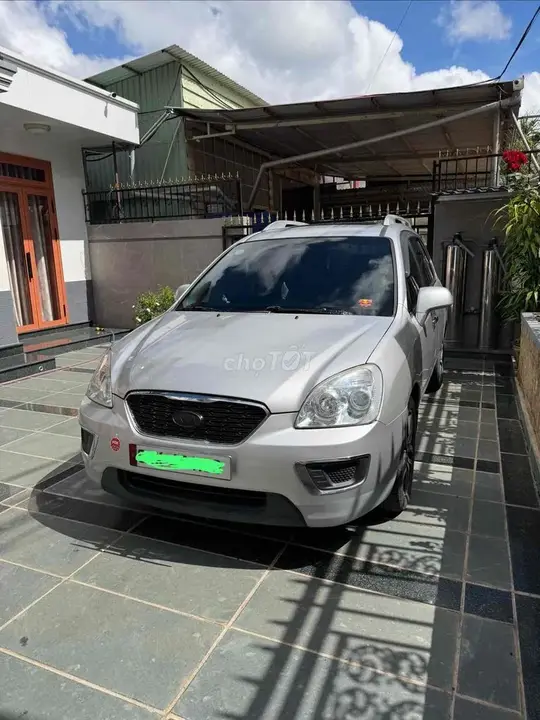 Kia Carens 2015 photo 2