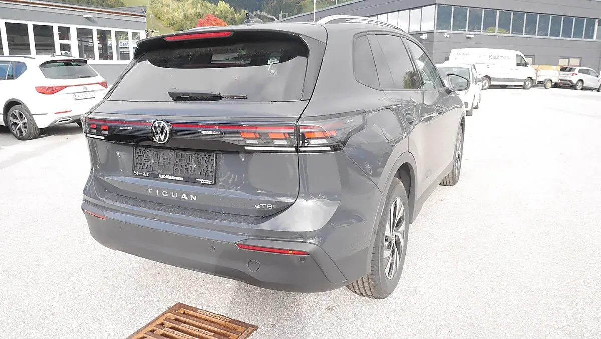 Volkswagen Tiguan 2026 photo 2