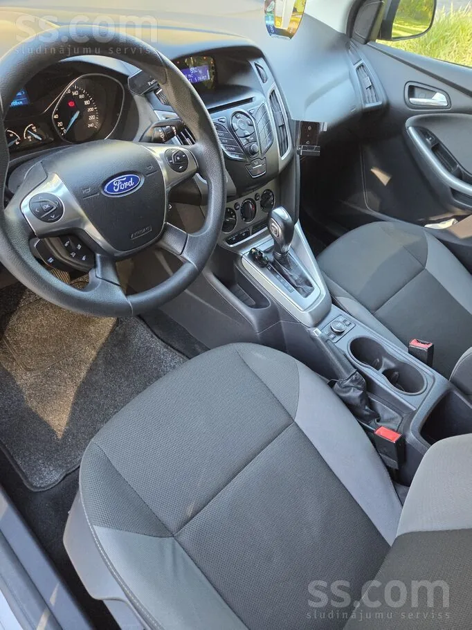 Ford Focus 2012 photo 3