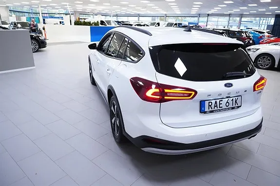 Ford Focus 2023 photo 3